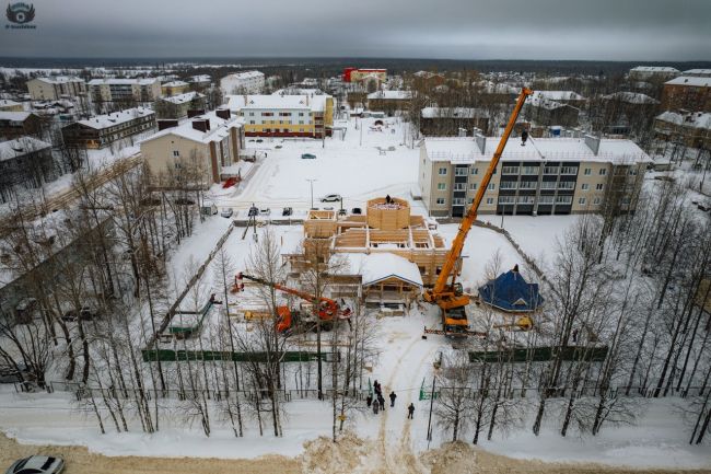 Установка шатра, купола и креста на Казанский храм в посёлке Ярега. Фотофакт
